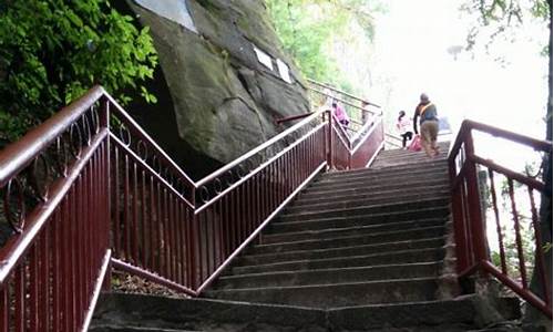 白岩公园有多少台阶_白岩公园有多少台阶的